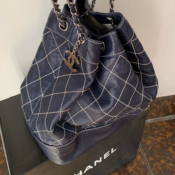 CHANEL Navy Drawstring Lambskin Diamond Stitched Bucket Bag with Medallion - Picture 7 of 17